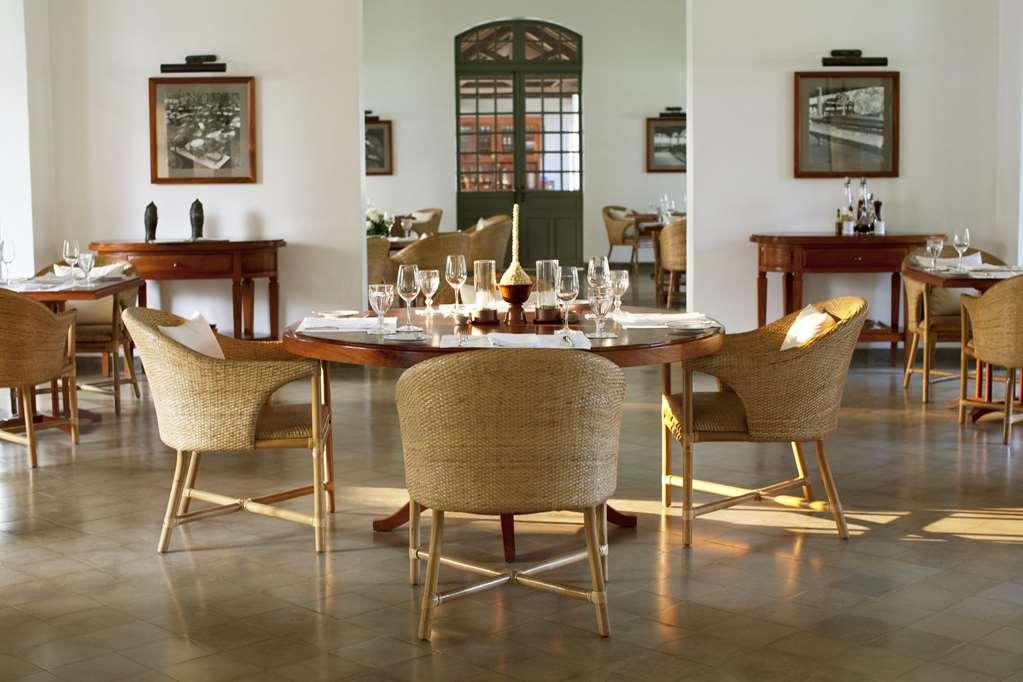 Amantaka Resort Luang Prabang Restaurace fotografie